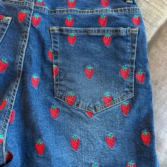 Hell Bunny Denim Shorts with Embroidered Strawberries 🍓 - Picture 7 of 11
